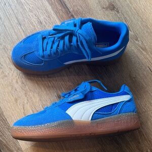 Puma Women’s Vibrant Blue Sneakers